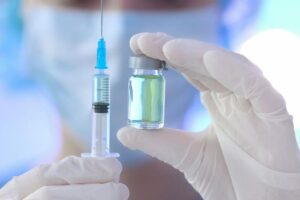 Минздрав РФ подготовил правила проведения вакцинации против COVID-19