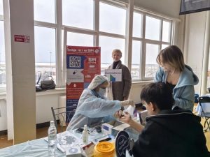 Около 400 человек проконсультировали специалисты Центра АнтиСПИД за время работы на VI Краевом семейном фестивале здорового образа жизни в Хабаровске
